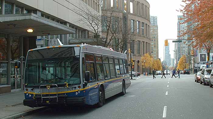 Blue Bus NovaBus LFS 701